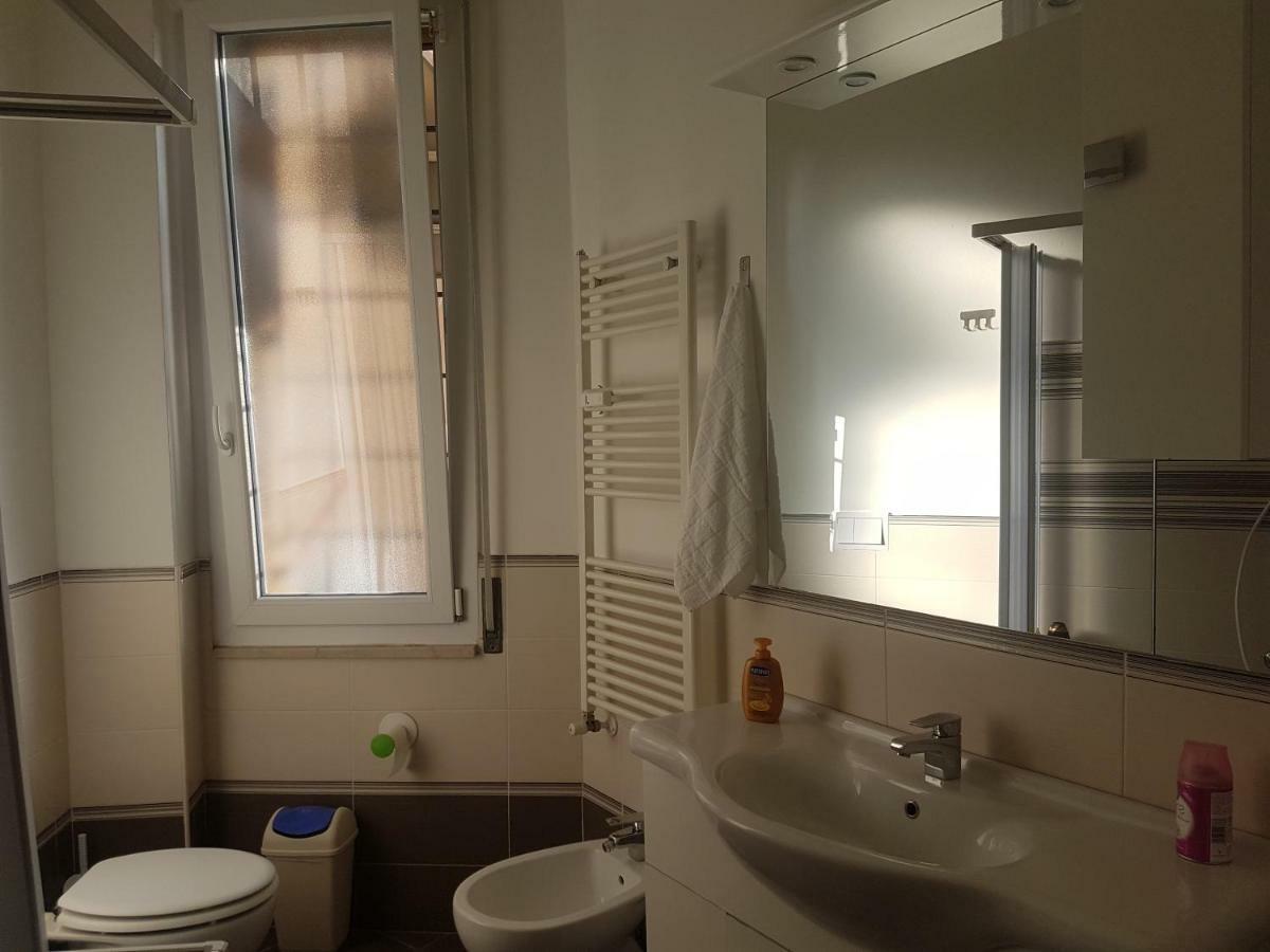Camera Matrimoniale con Bagno in Comune